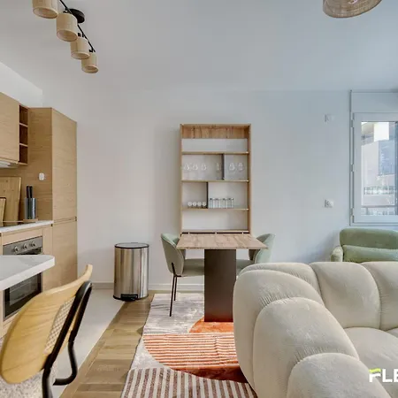 Apartmán Spacious And Bright T2 Near The Seine & Metro 14 *