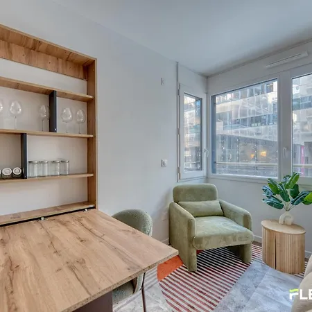 Spacious And Bright T2 Near The Seine & Metro 14 *