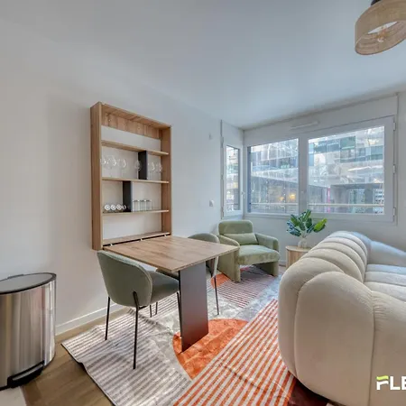 Apartmán Spacious And Bright T2 Near The Seine & Metro 14 *
